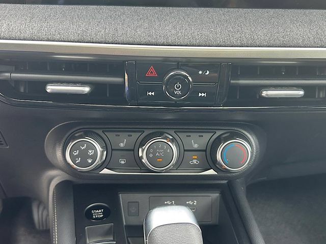 New 2025 Nissan Kicks SV w/ SV Premium Package AWD/4WD image 17