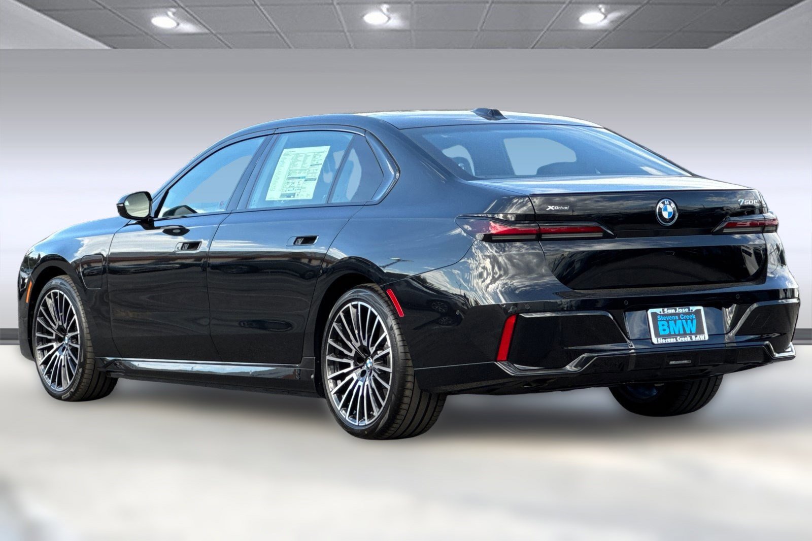 New 2026 BMW 750e xDrive w/ Executive Package image 3