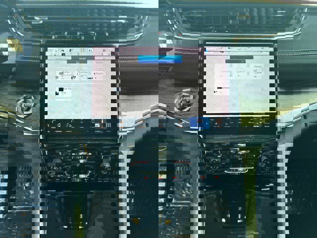 Used 2023 Jeep Grand Cherokee Limited w/ Luxury Tech Group II image 15