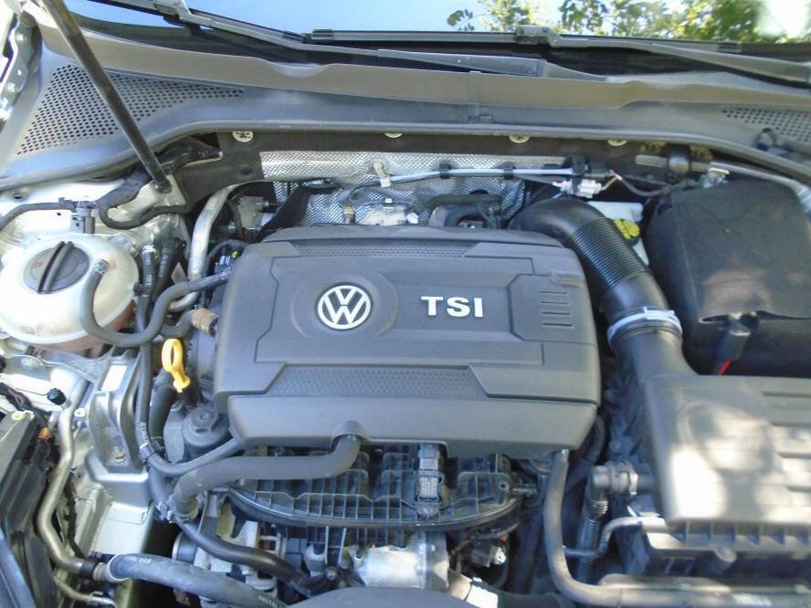 Used 2016 Volkswagen GTI SE w/ Driver Assistance Package image 26