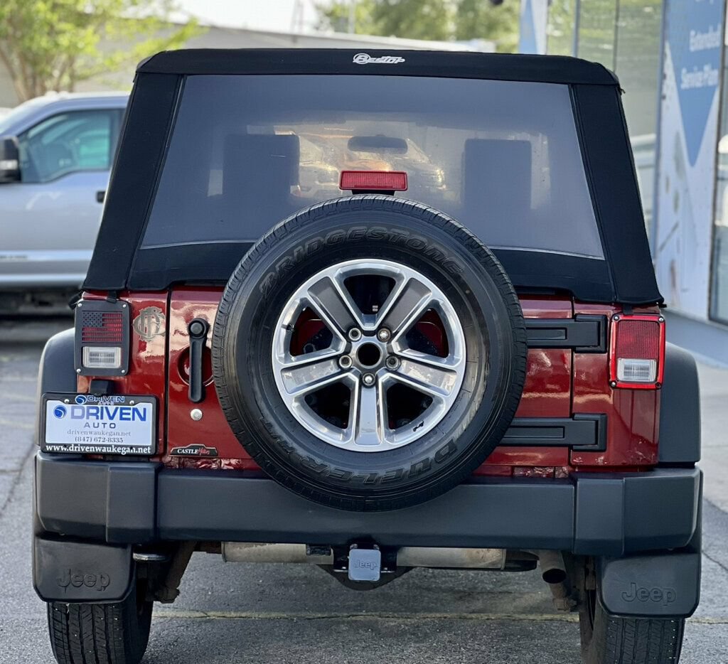 Used 2010 Jeep Wrangler Unlimited Sport AWD/4WD image 4