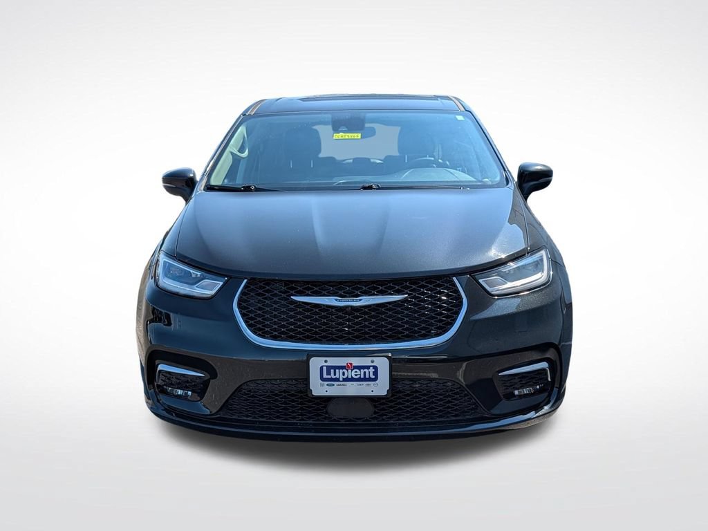 Used 2023 Chrysler Pacifica Touring-L FWD image 11