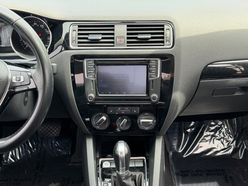 Used 2016 Volkswagen Jetta SEL FWD image 14