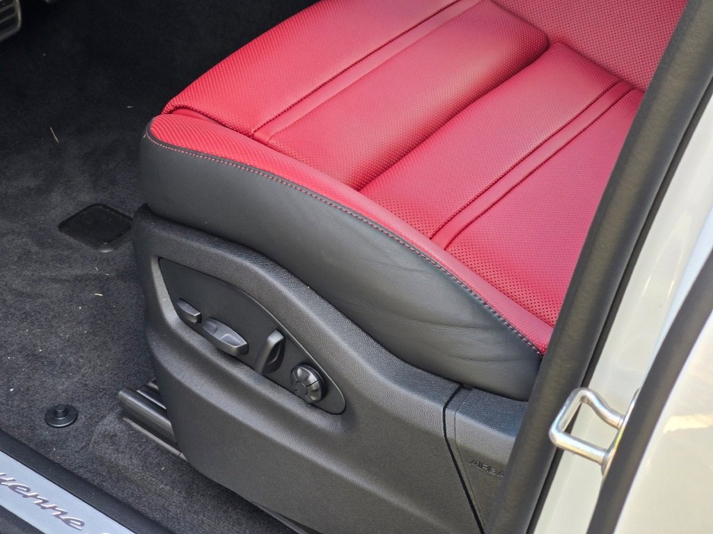 New 2026 Porsche Cayenne S image 21