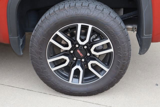 Used 2023 GMC Sierra 1500 AT4 w/ AT4 Premium Package AWD/4WD image 31