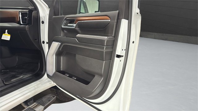 Used 2024 GMC Sierra 3500 Denali image 35