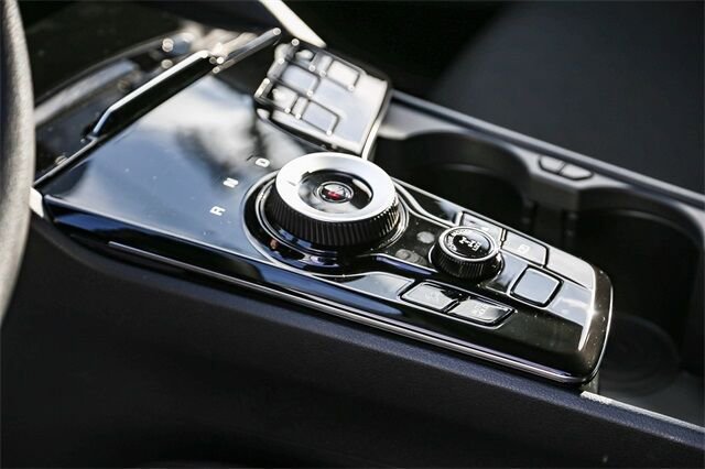 Certified 2025 Kia Sportage LX image 17