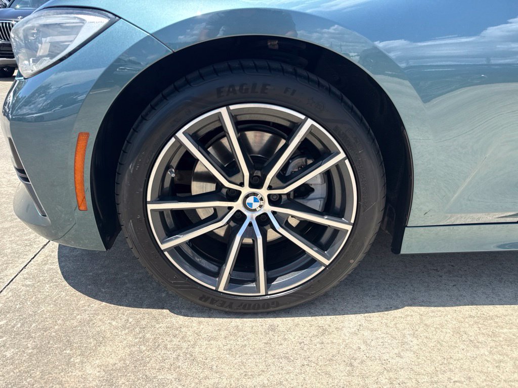 Used 2021 BMW 330i Sedan w/ Premium Package RWD image 9