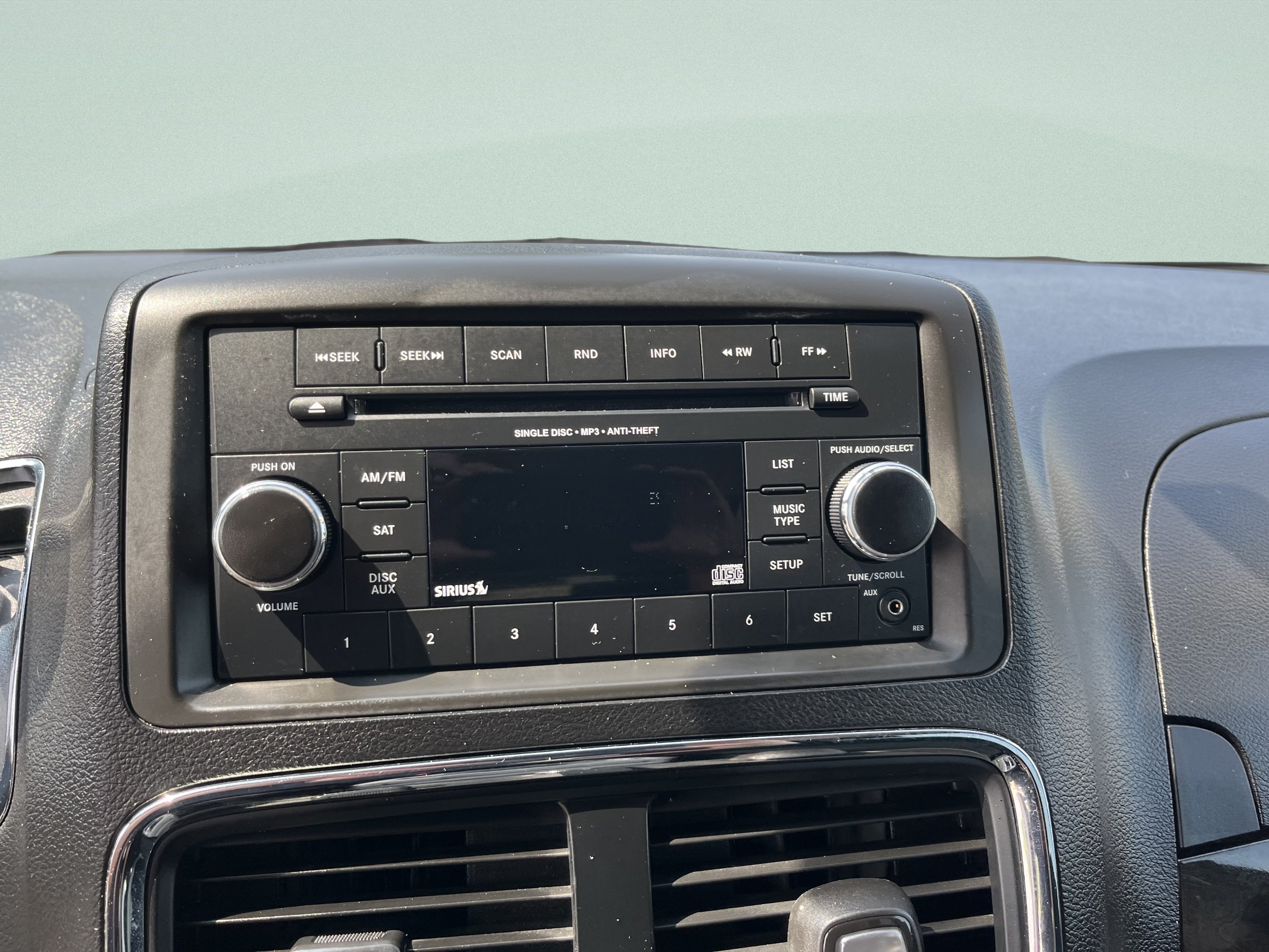 Used 2012 Dodge Grand Caravan Crew FWD image 15