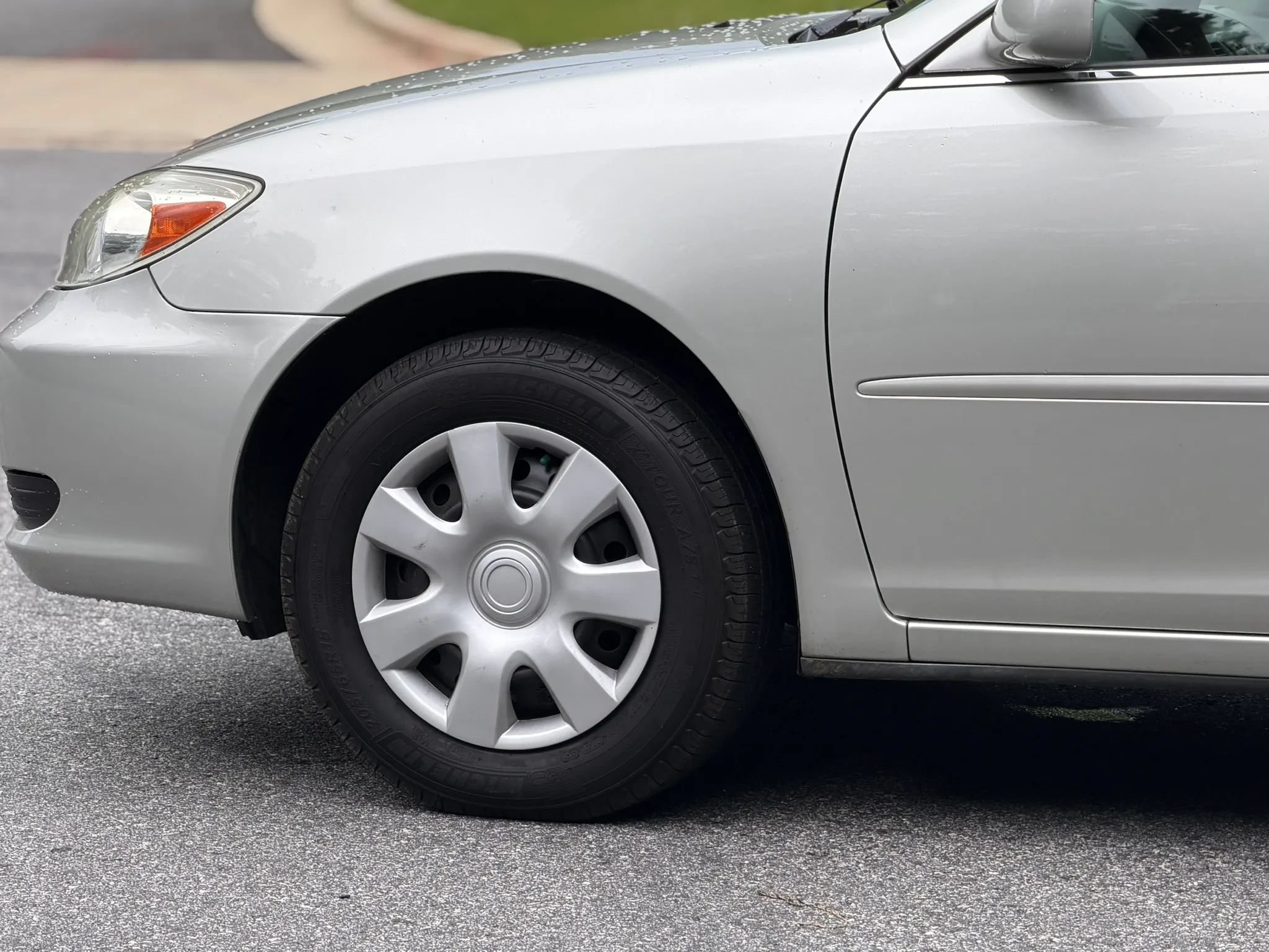 Used 2004 Toyota Camry LE FWD image 10