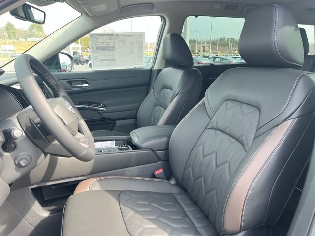 New 2026 Nissan Pathfinder Platinum image 15