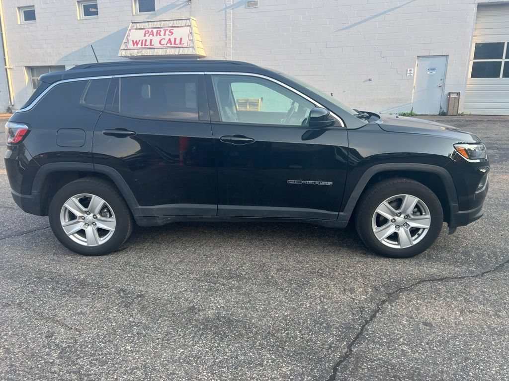 Used 2022 Jeep Compass Latitude w/ Convenience Group AWD/4WD image 9