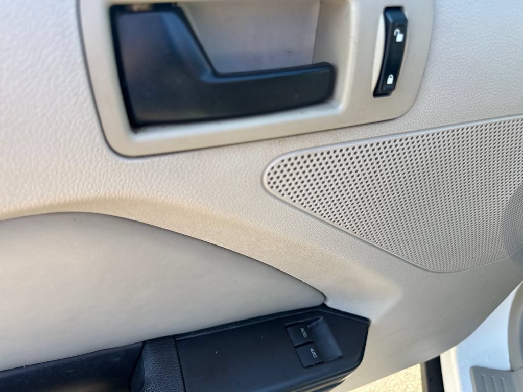 Used 2010 Ford Mustang Premium RWD image 14