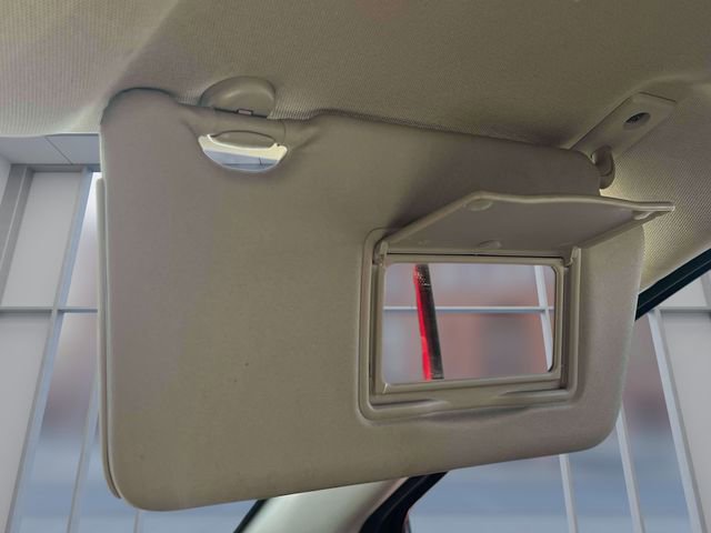 Used 2015 Nissan Versa Note FWD image 25