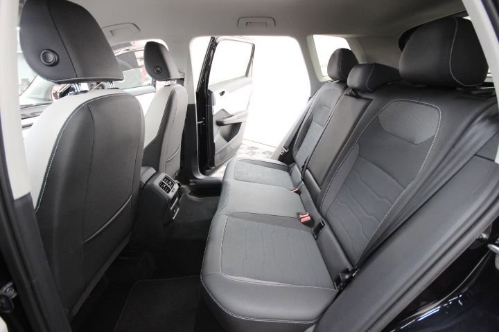 Used 2025 Volkswagen Taos SE AWD/4WD image 26