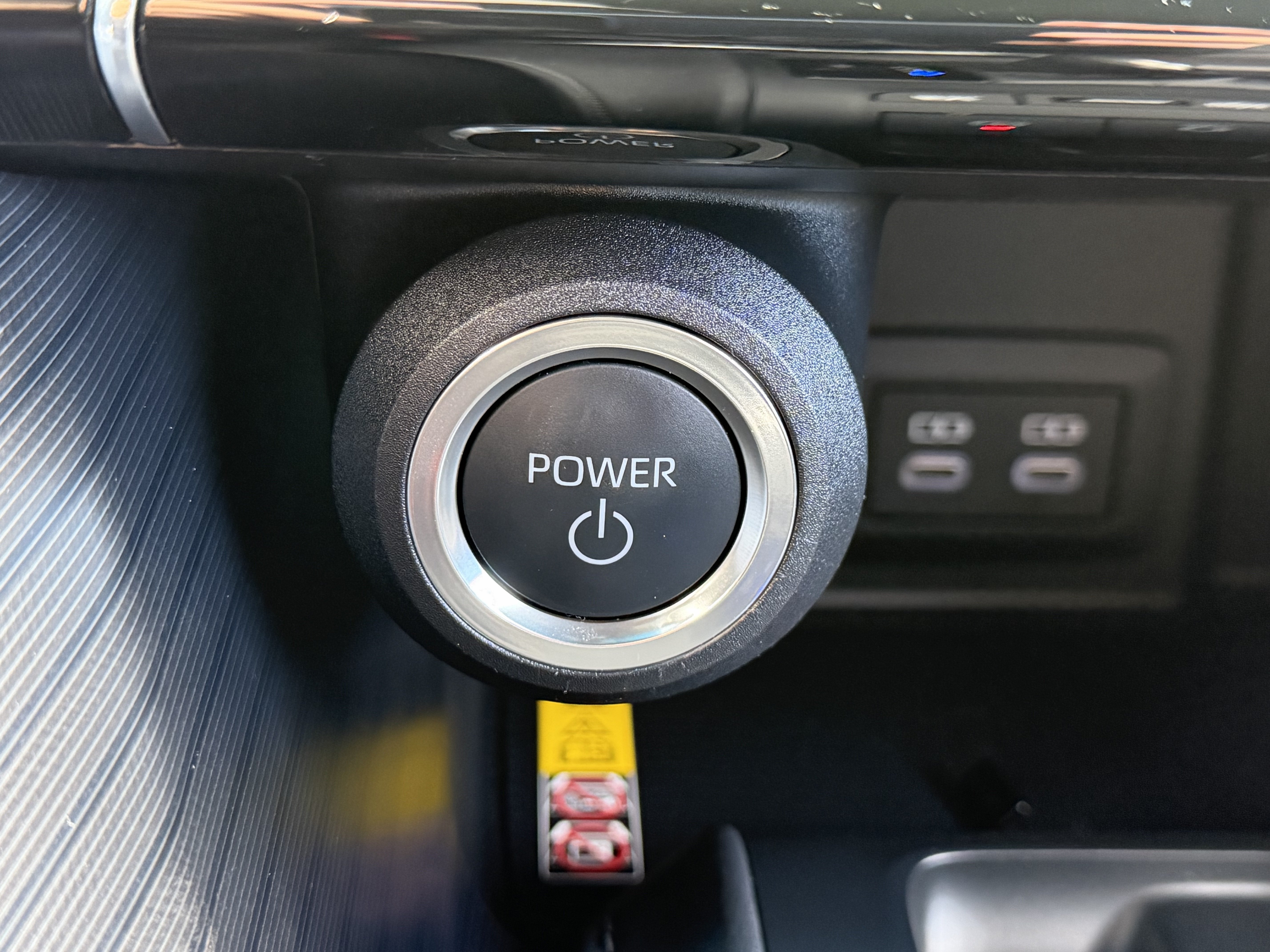 Certified 2024 Toyota Venza XLE AWD/4WD image 29