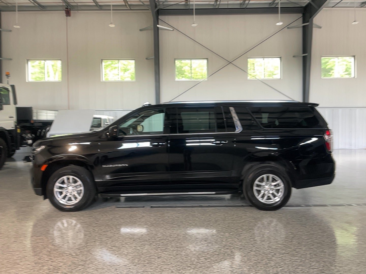 Used 2024 Chevrolet Suburban LT AWD/4WD image 4