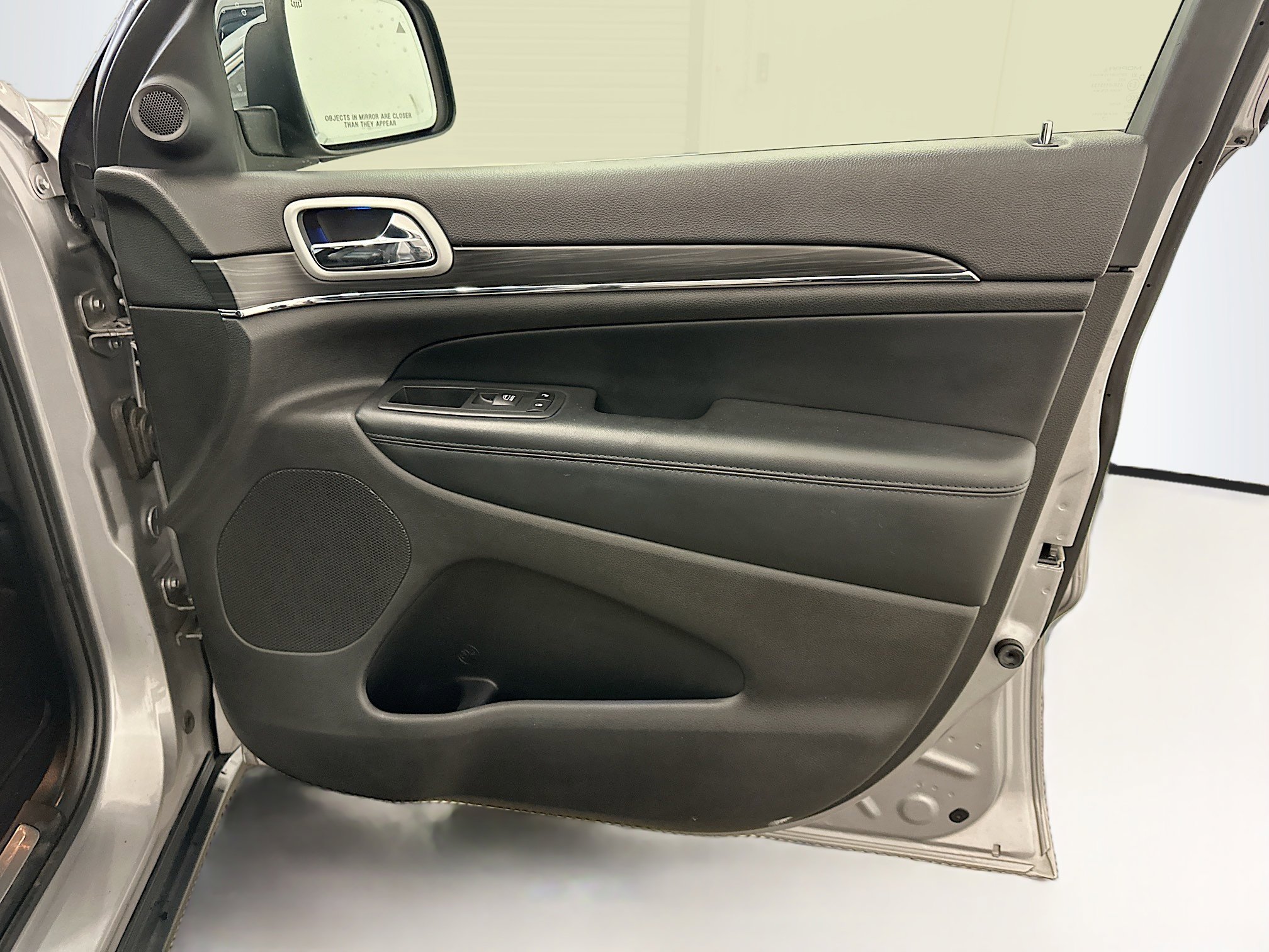 Used 2019 Jeep Grand Cherokee Limited image 35