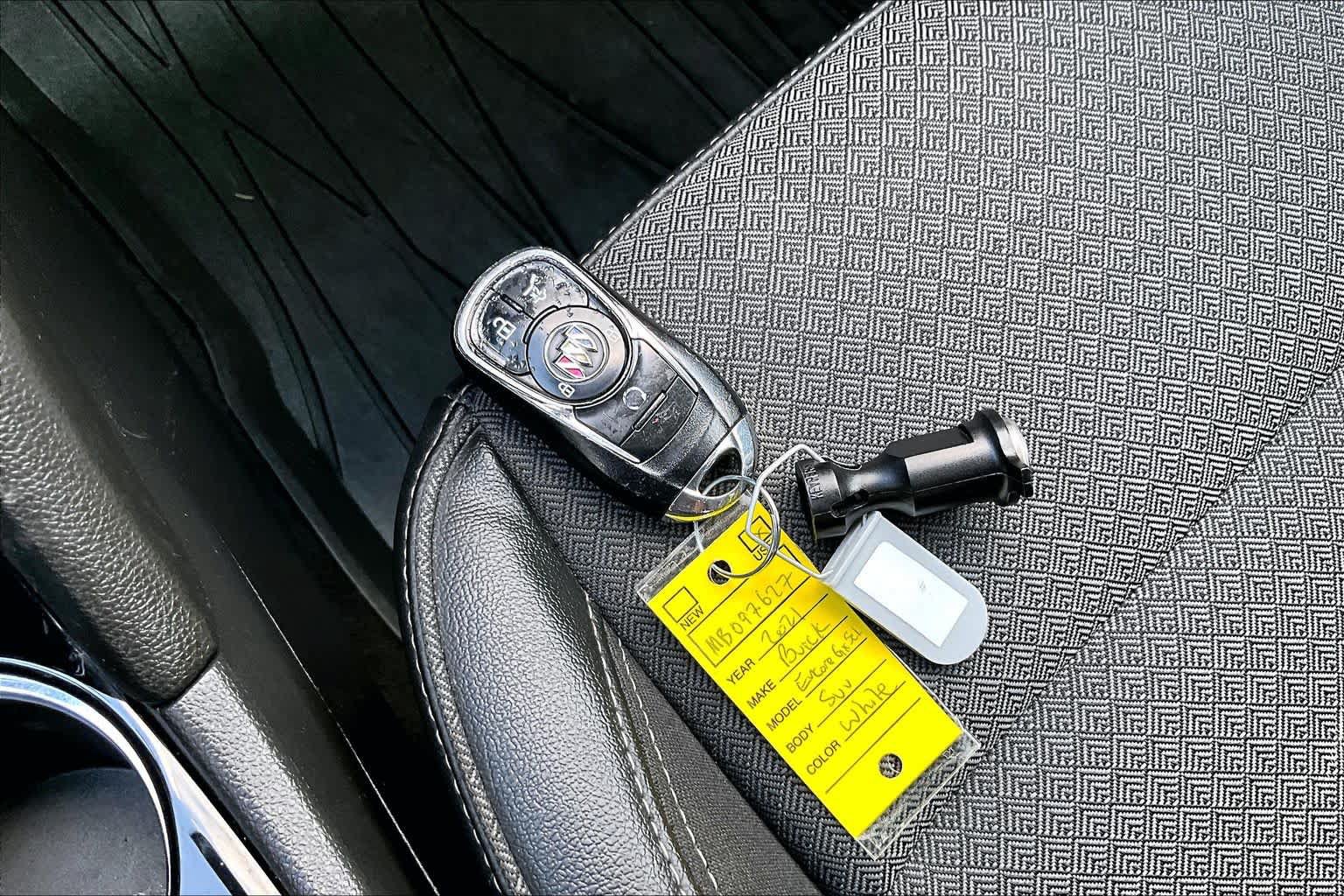 Used 2021 Buick Encore GX Select w/ Sport Touring Package FWD image 14