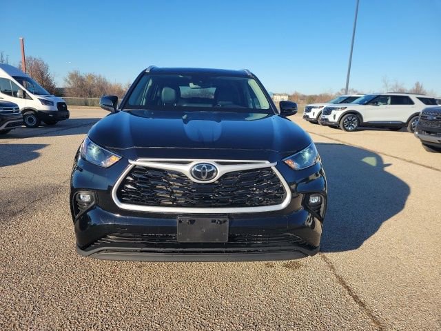 Used 2024 Toyota Highlander XLE image 20