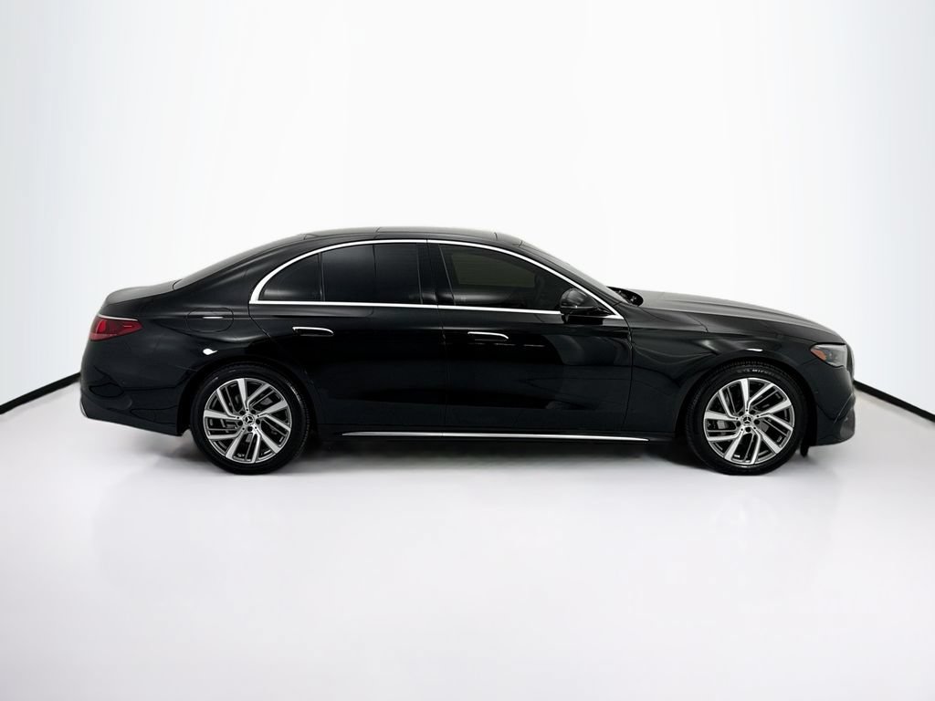 Used 2024 Mercedes-Benz E 350 4MATIC Sedan image 4