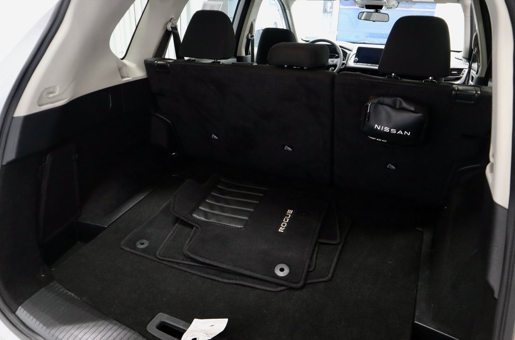 Certified 2024 Nissan Rogue SV image 12