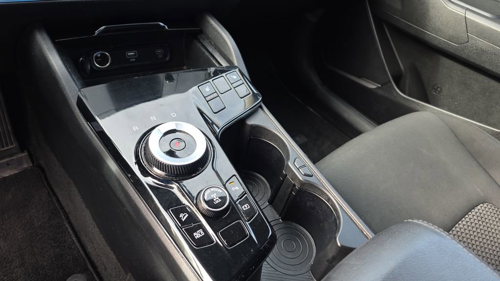 Used 2023 Kia Sportage LX image 25
