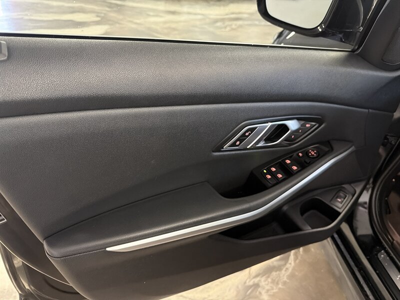 Used 2019 BMW 330i Sedan w/ Convenience Package RWD image 17