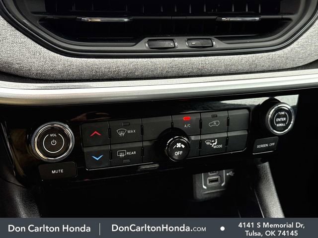 Used 2024 Jeep Compass Latitude AWD/4WD image 21