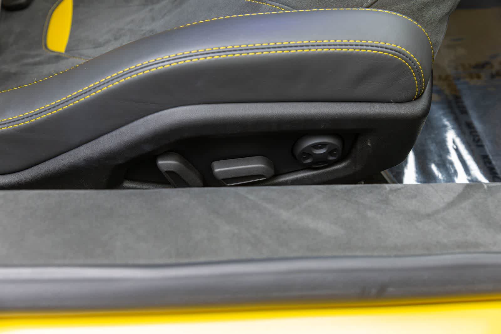 Used 2023 Lamborghini Huracan Tecnica RWD image 40