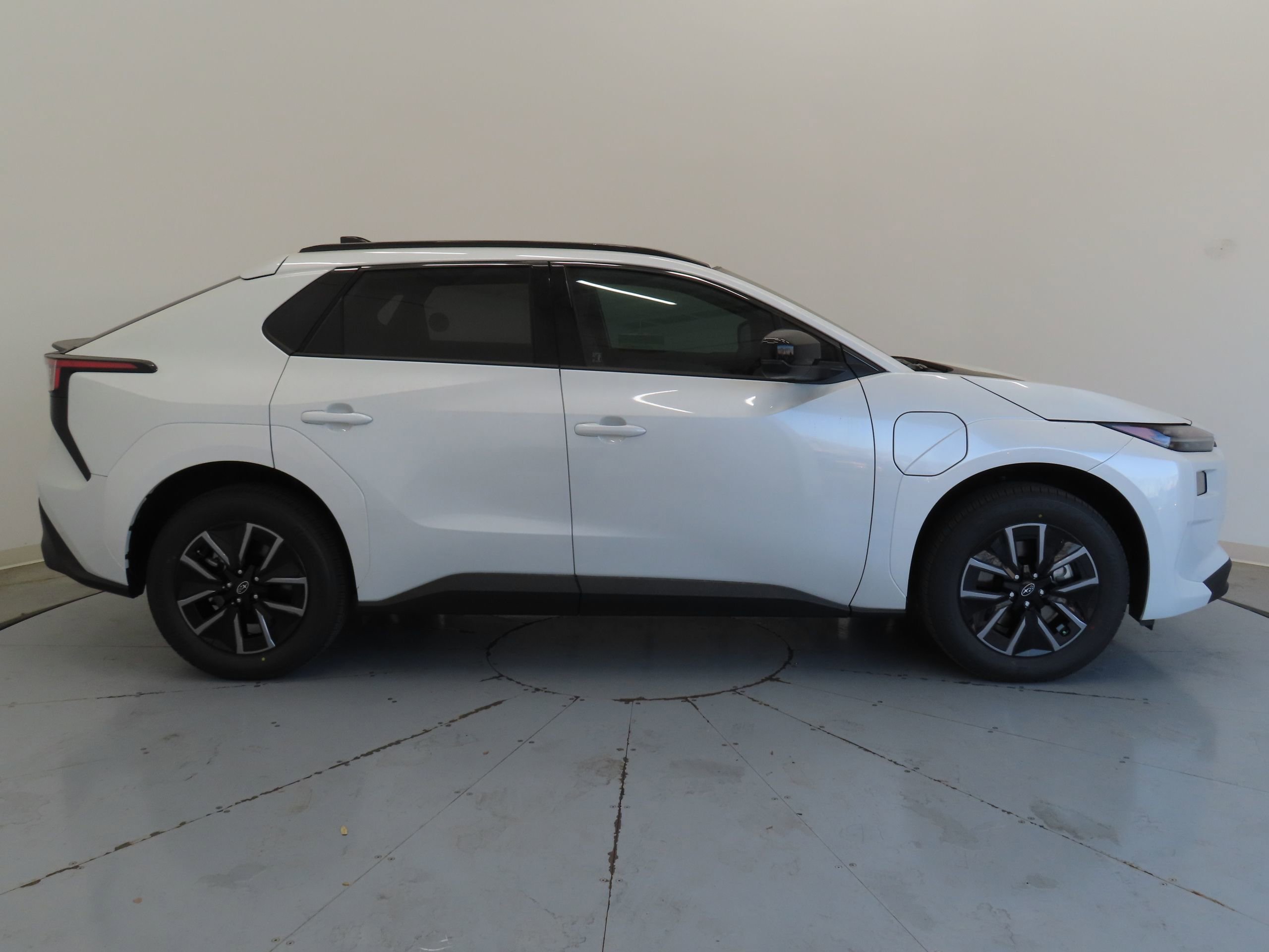New 2026 Subaru Solterra Premium image 2