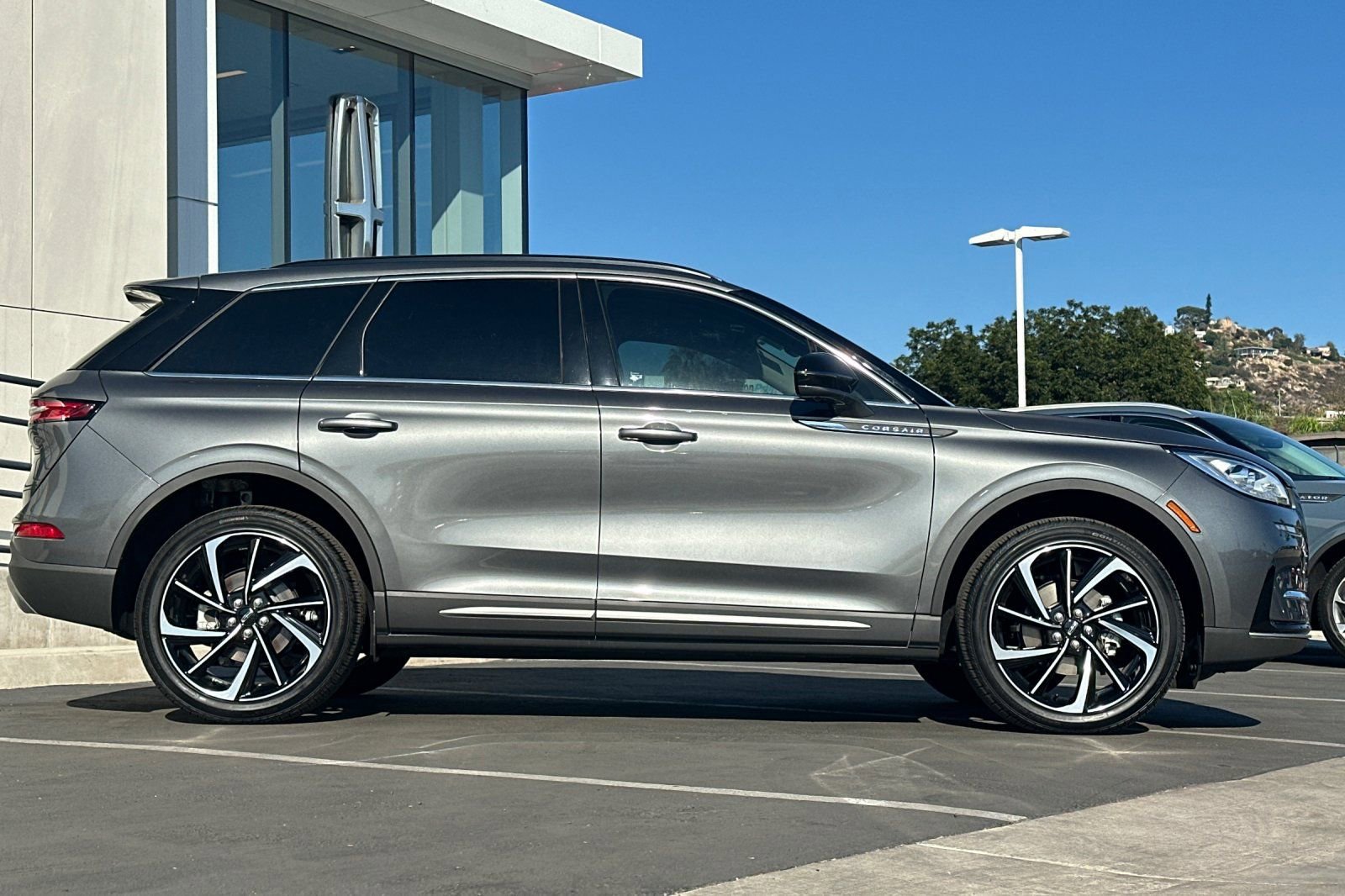 New 2025 Lincoln Corsair Reserve image 2