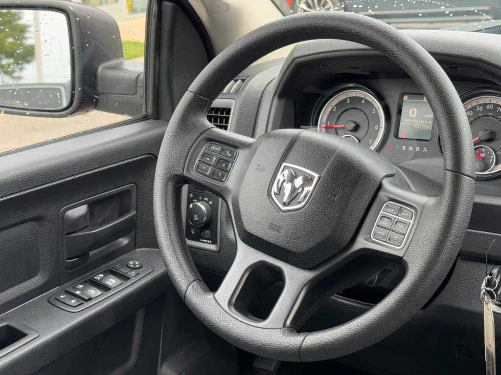 Used 2017 RAM 1500 Express w/ Express Value Package AWD/4WD image 14