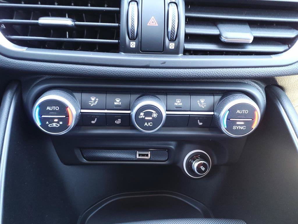New 2025 Alfa Romeo Giulia RWD image 9