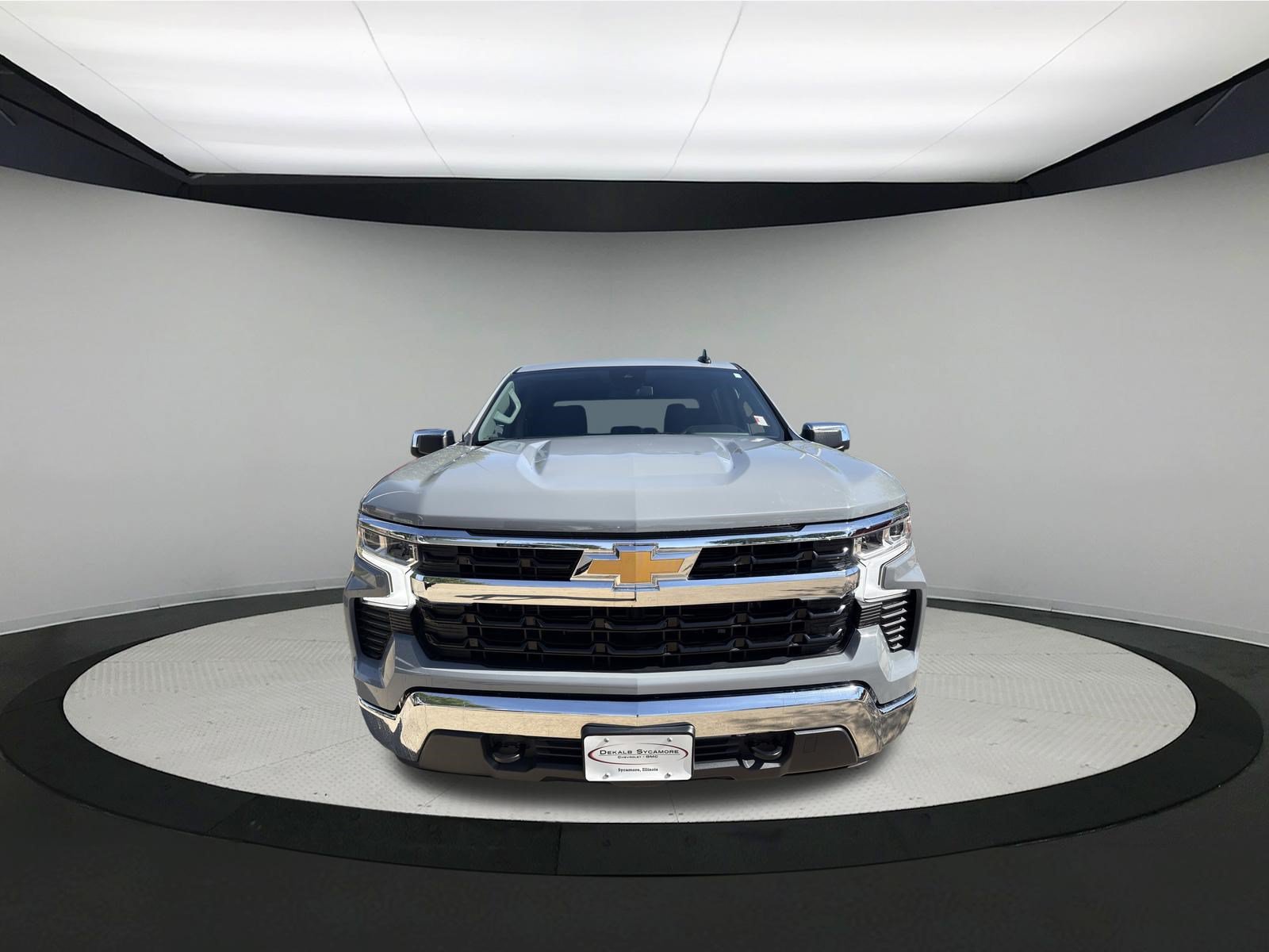 Used 2024 Chevrolet Silverado 1500 LT AWD/4WD image 2