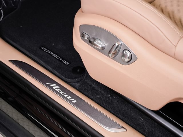 Certified 2026 Porsche Macan AWD/4WD image 11