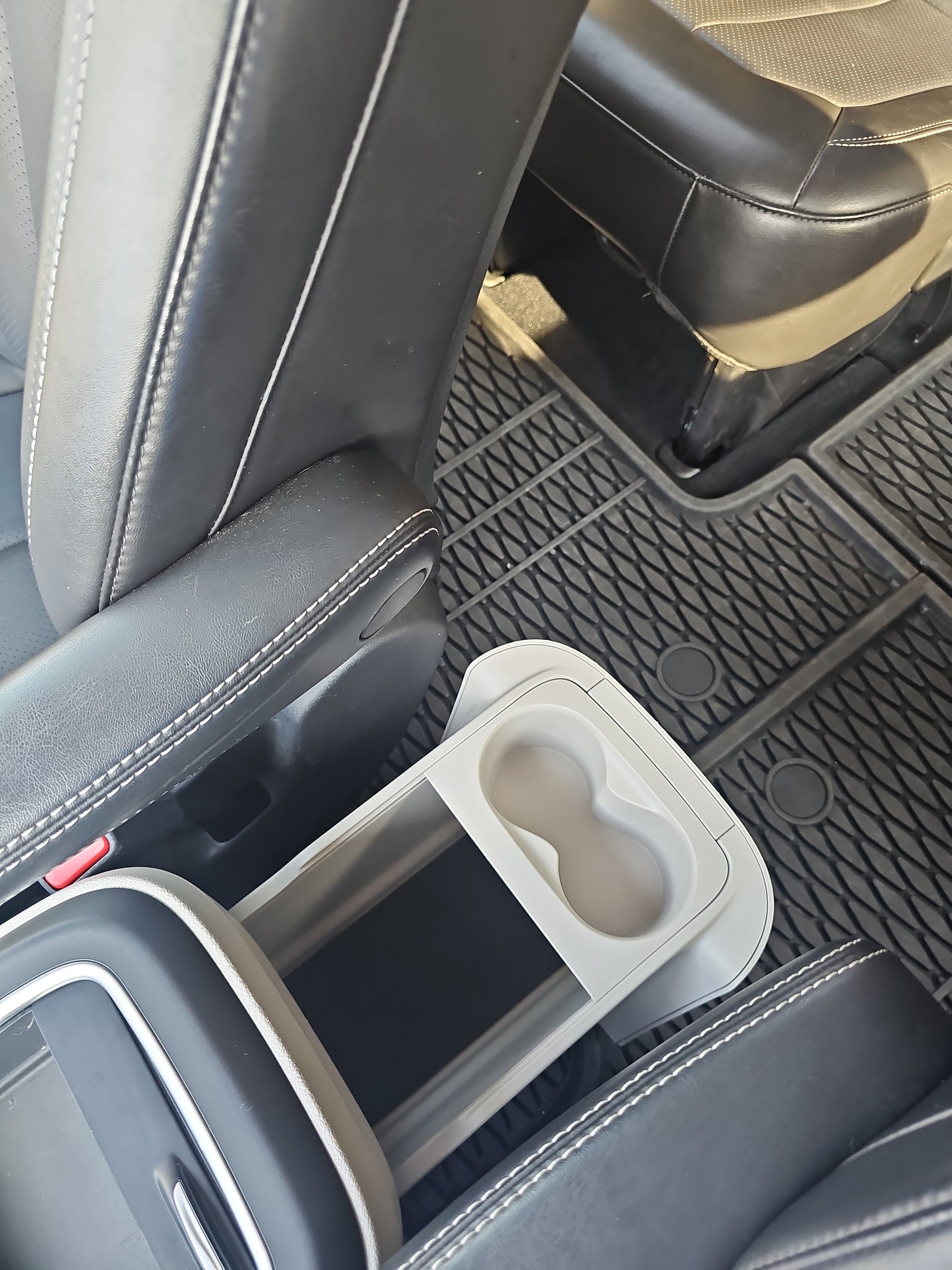 Used 2024 Chrysler Pacifica Touring-L w/ Road Tripper Package image 33