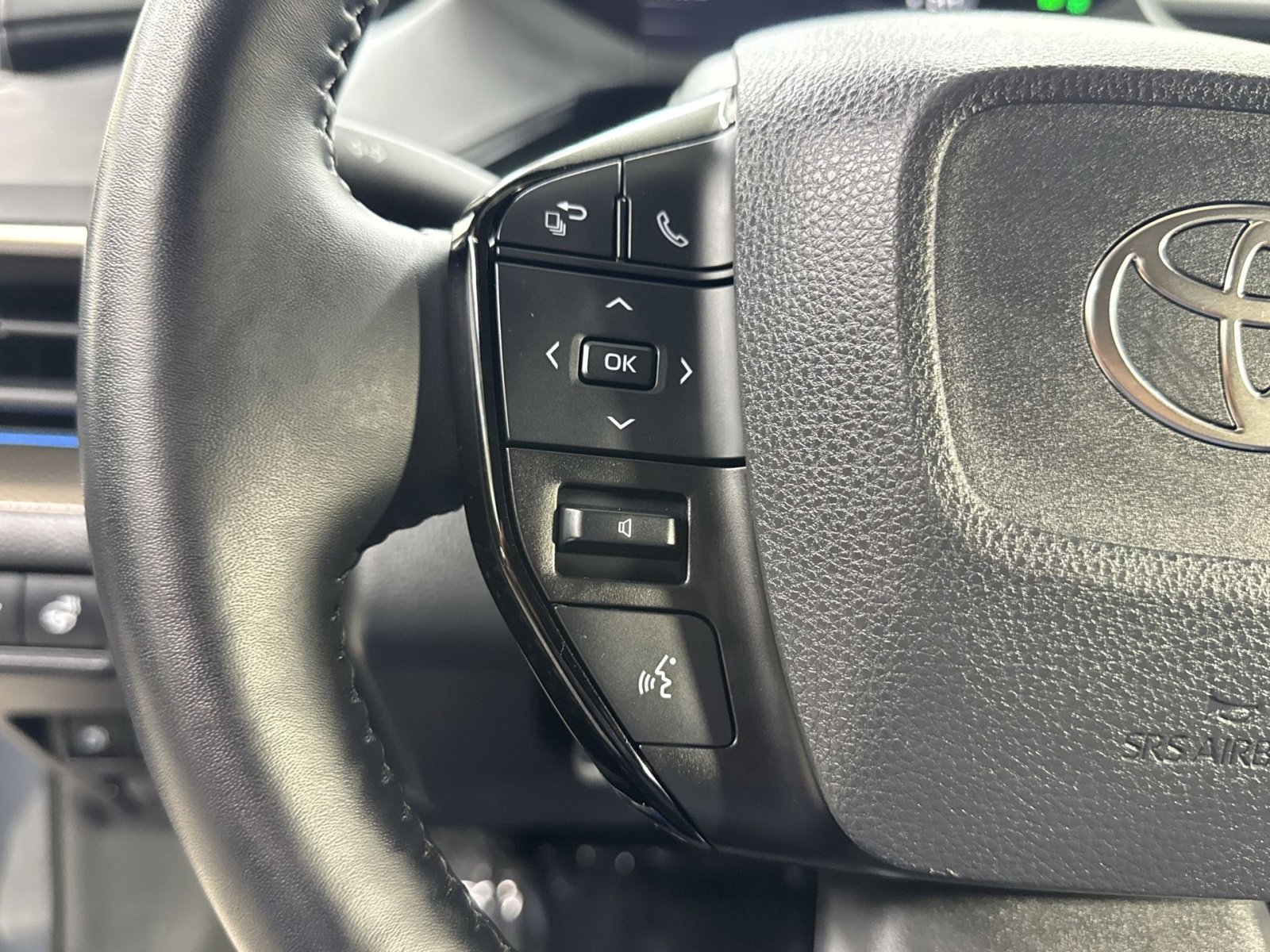 Used 2024 Toyota Prius XLE image 37