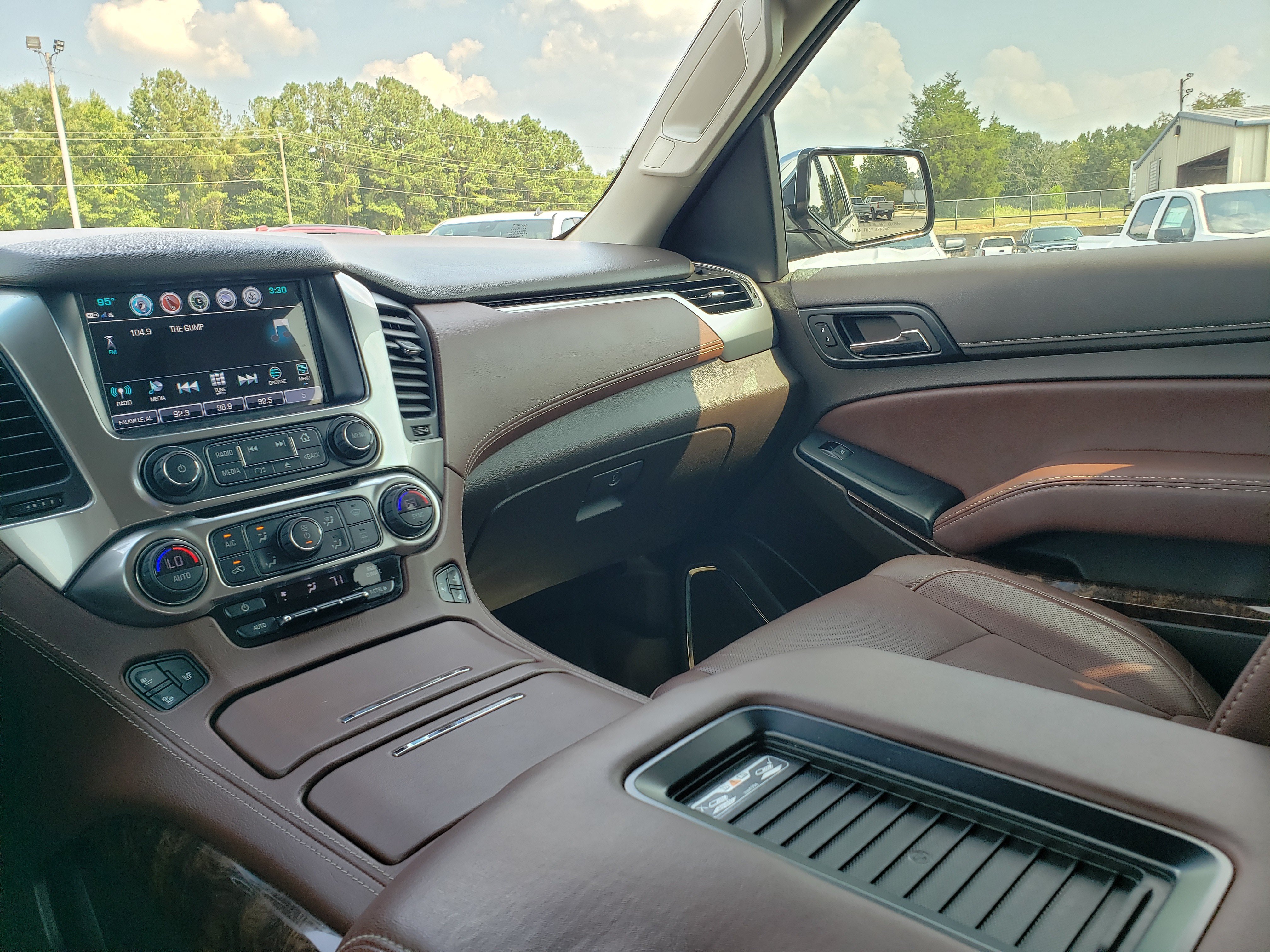 Used 2018 Chevrolet Tahoe Premier RWD image 16