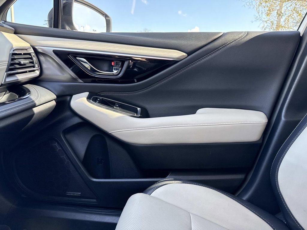 Used 2023 Subaru Outback Limited image 29