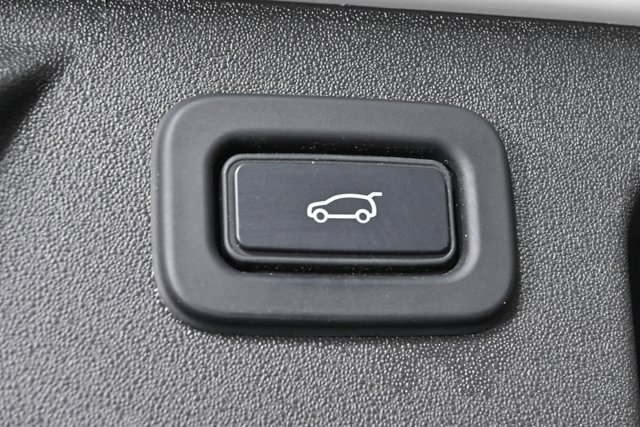 Used 2022 Land Rover Discovery Sport SE image 12