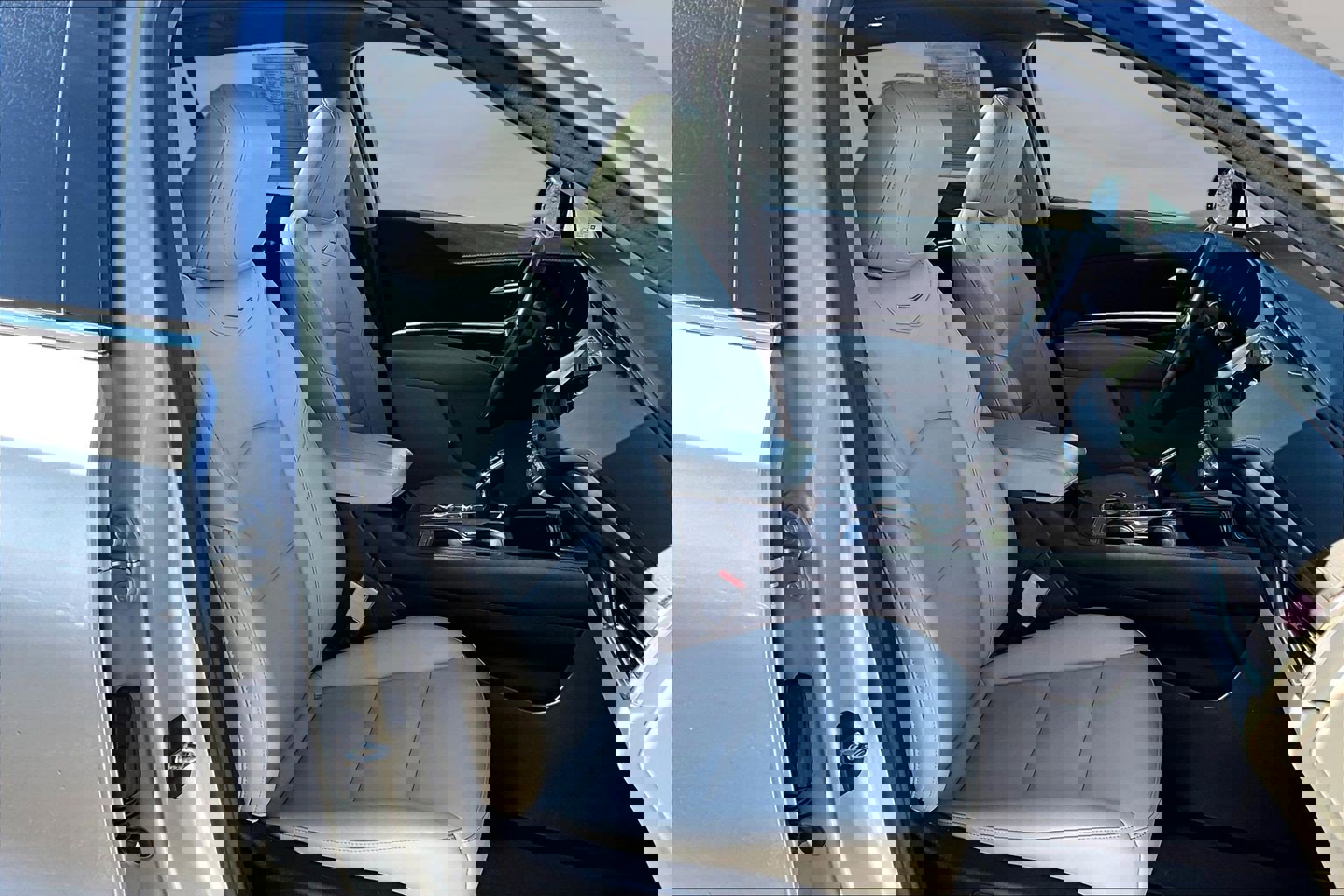 Used 2022 Cadillac XT4 Luxury w/ Cold Weather Package image 20