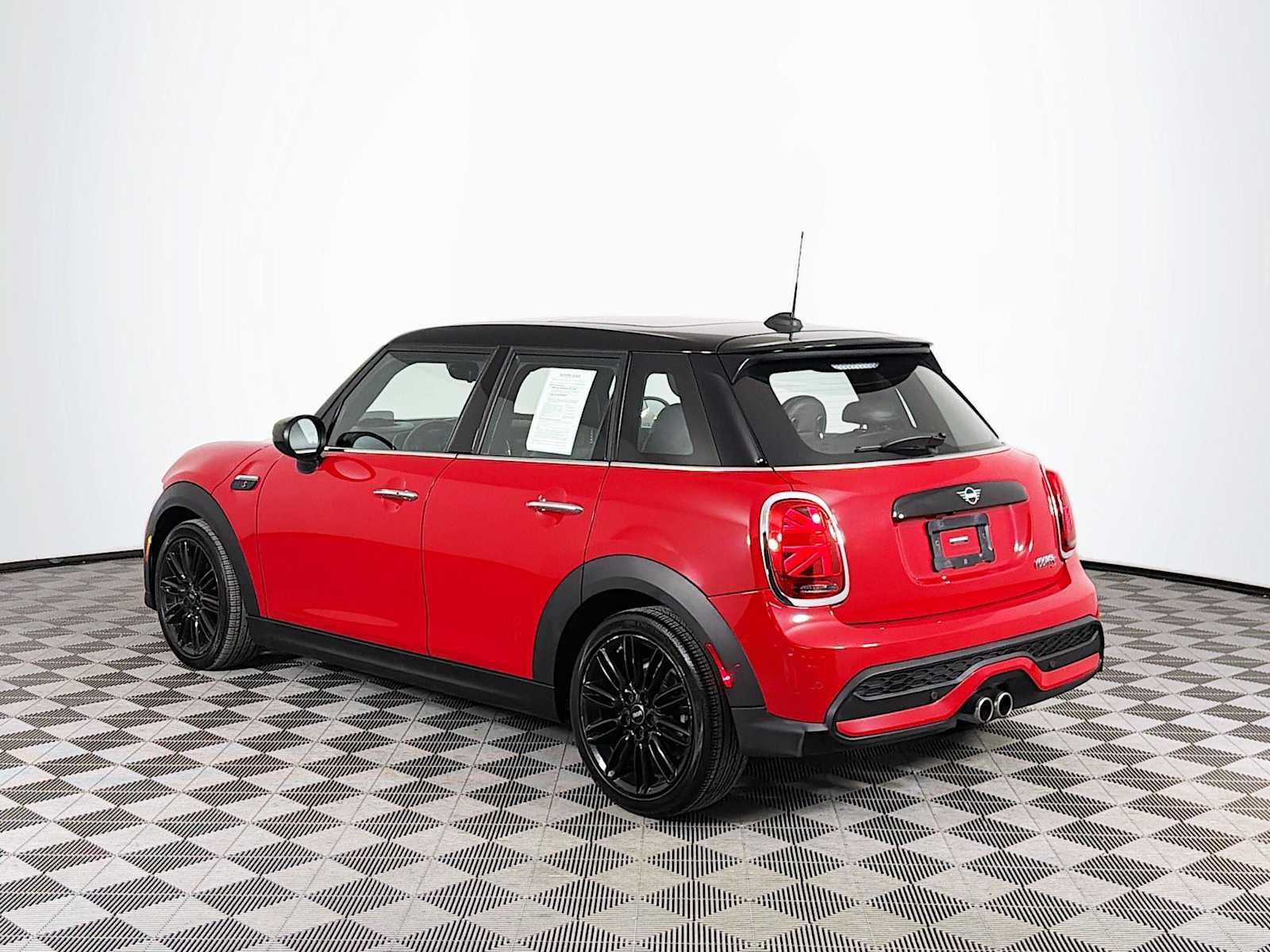 Used 2022 MINI Cooper S image 7