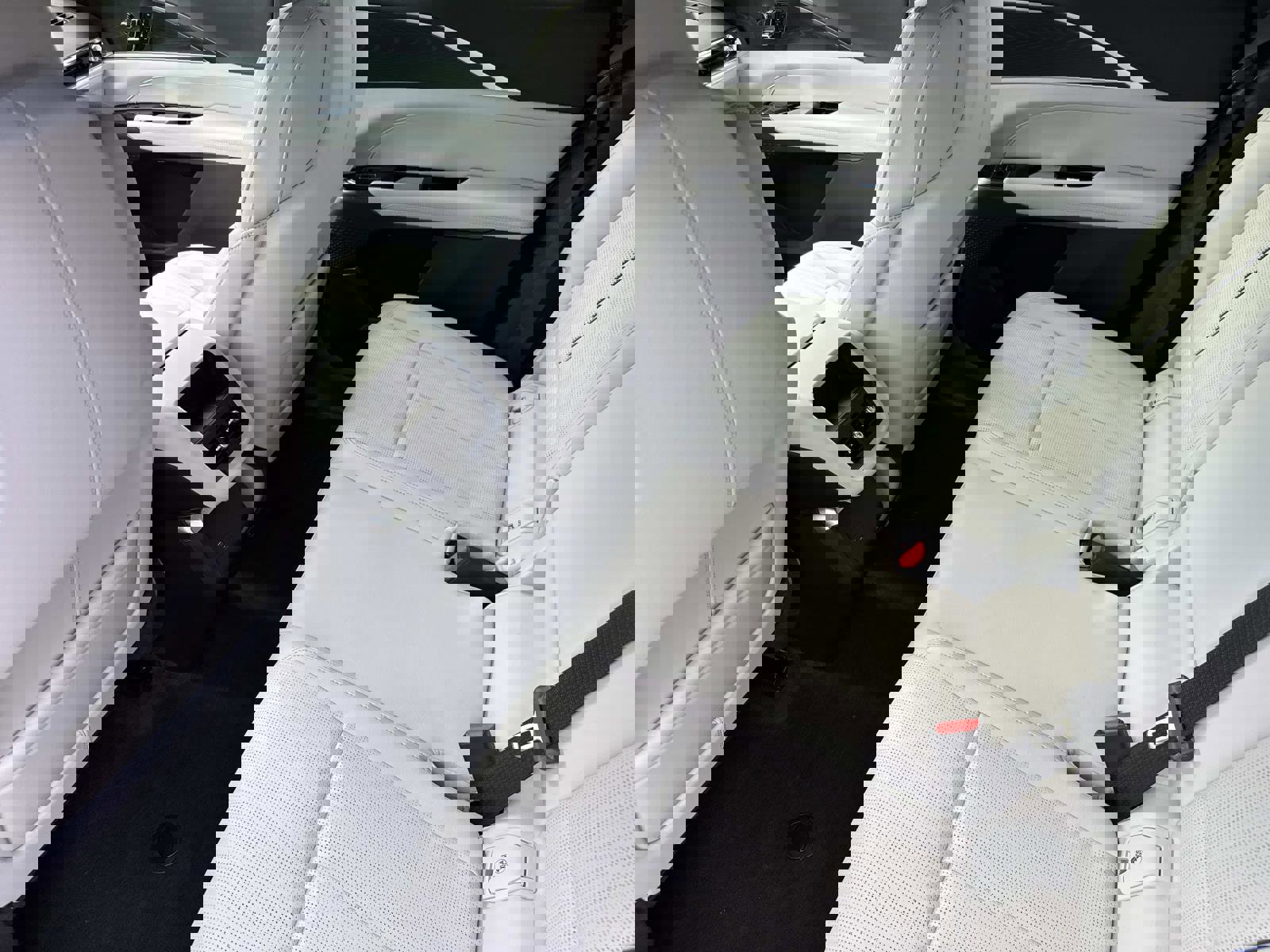 New 2026 Cadillac Lyriq Luxury image 15