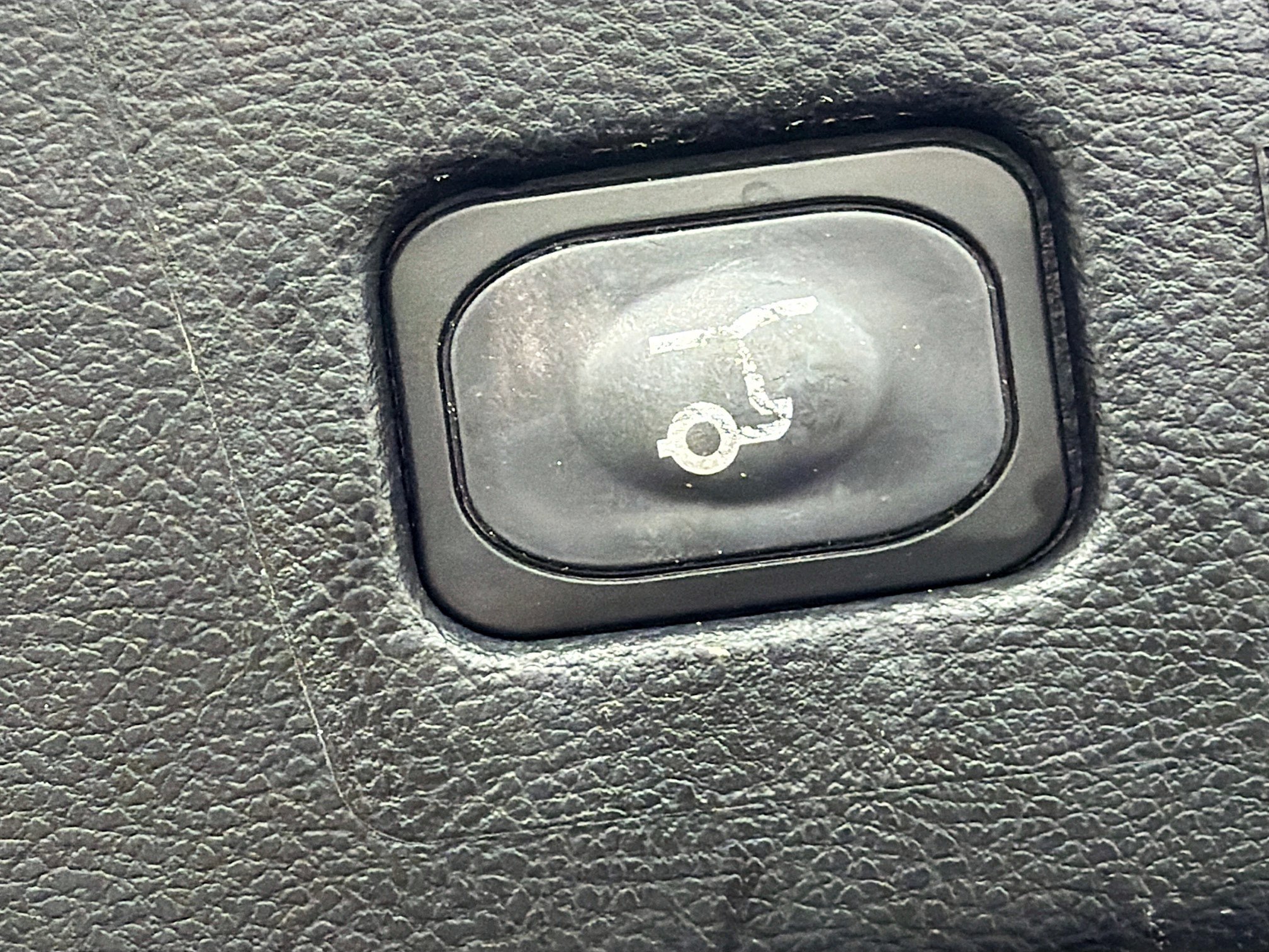 Used 2020 Ford Edge Titanium w/ Equipment Group 301A FWD image 13