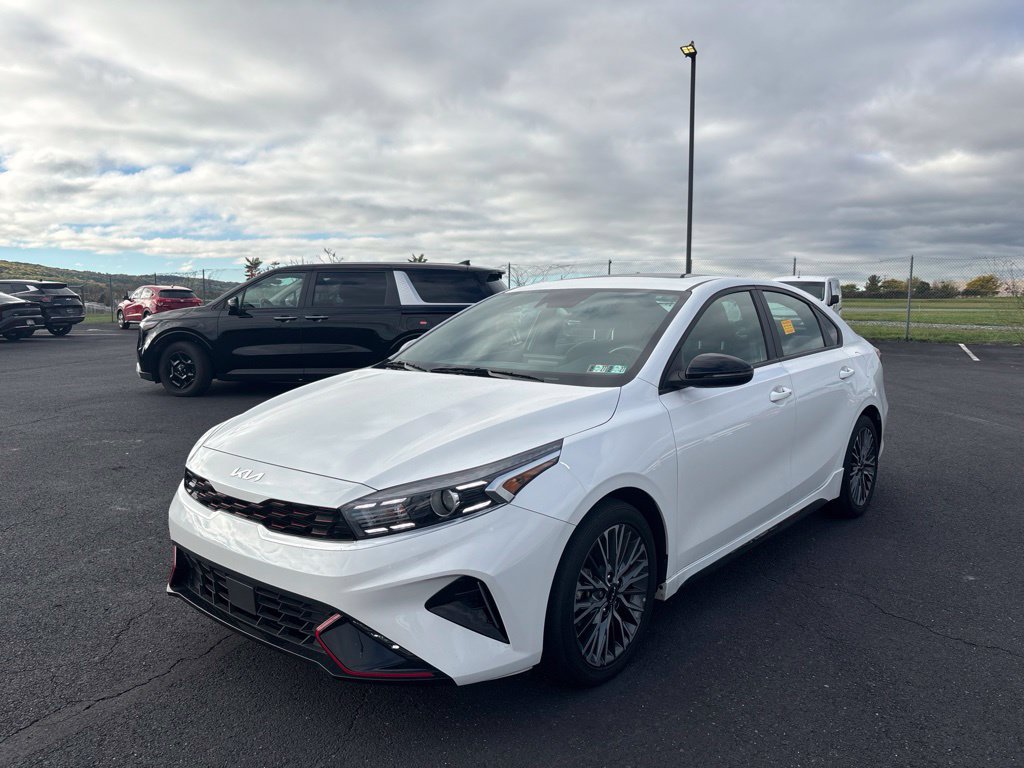 Used 2023 Kia Forte GT-Line w/ GT-Line Premium Package FWD image 7