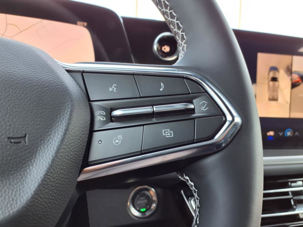 New 2026 Chevrolet Traverse LT w/ Driver Confidence Package image 11