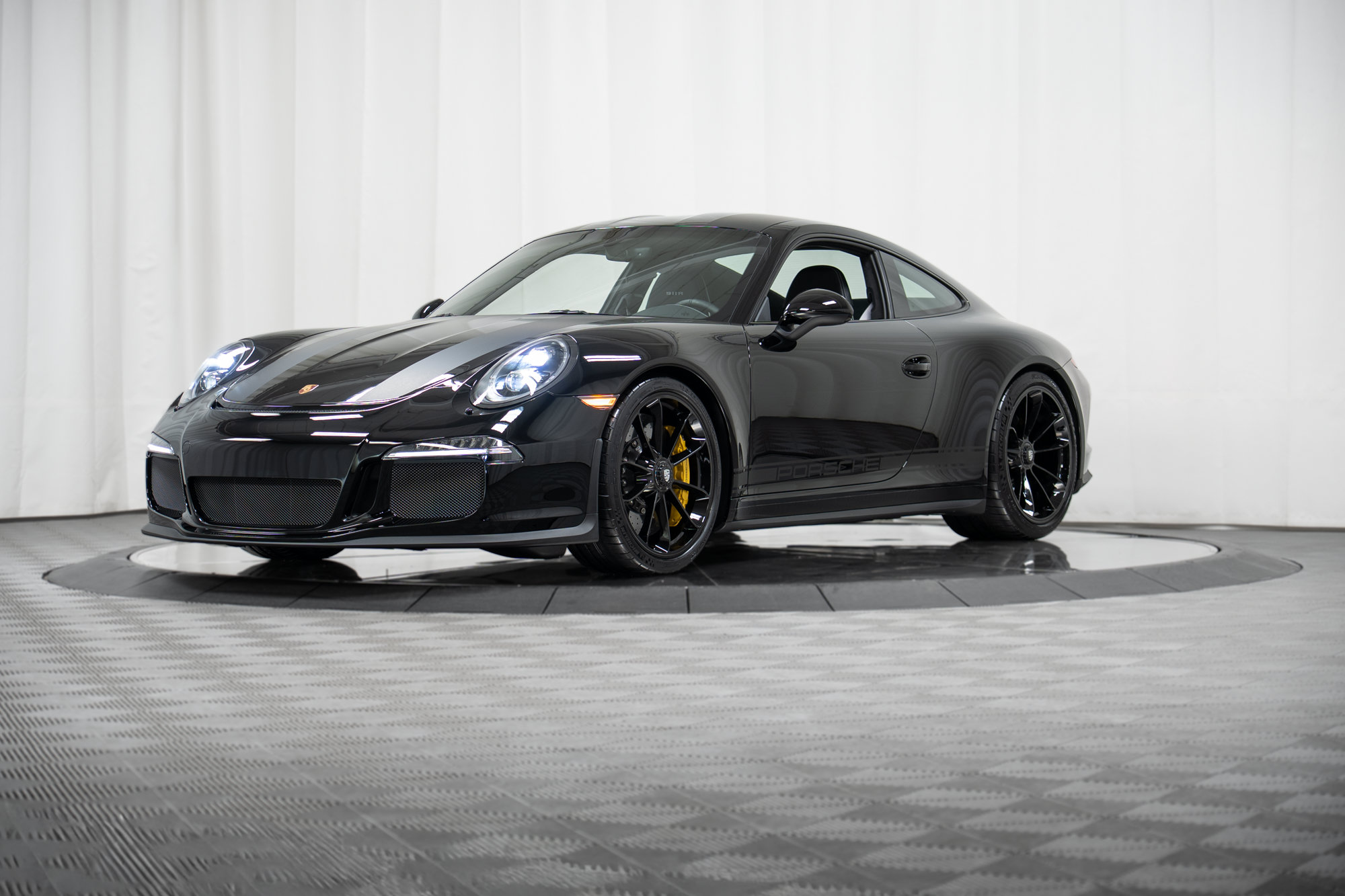 Used 2016 Porsche 911 R RWD image 49