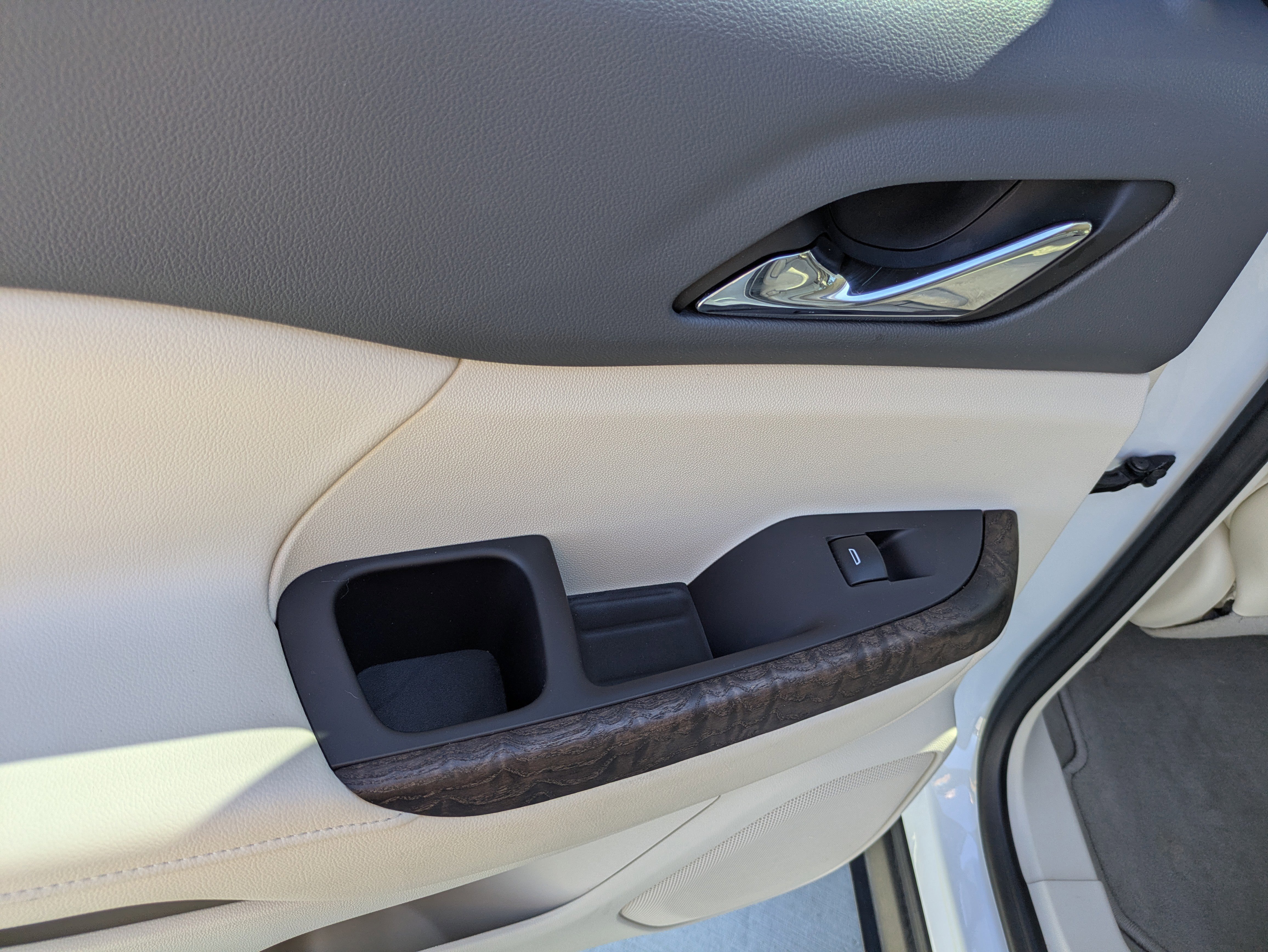 Used 2022 GMC Acadia Denali w/ Denali Ultimate Package image 15