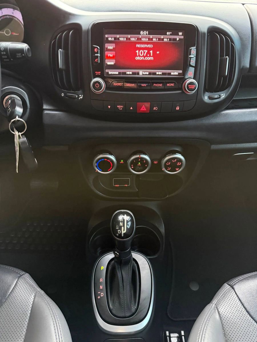 Used 2017 FIAT 500L Trekking w/ Urbana Appearance Package image 18